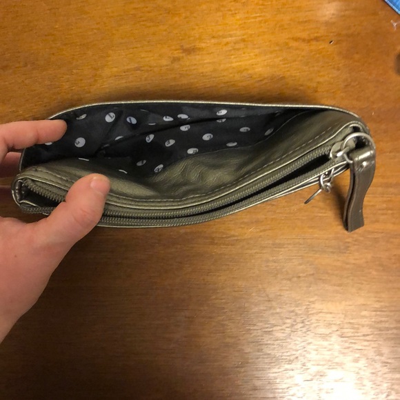 Elle wristlet - Picture 2 of 7